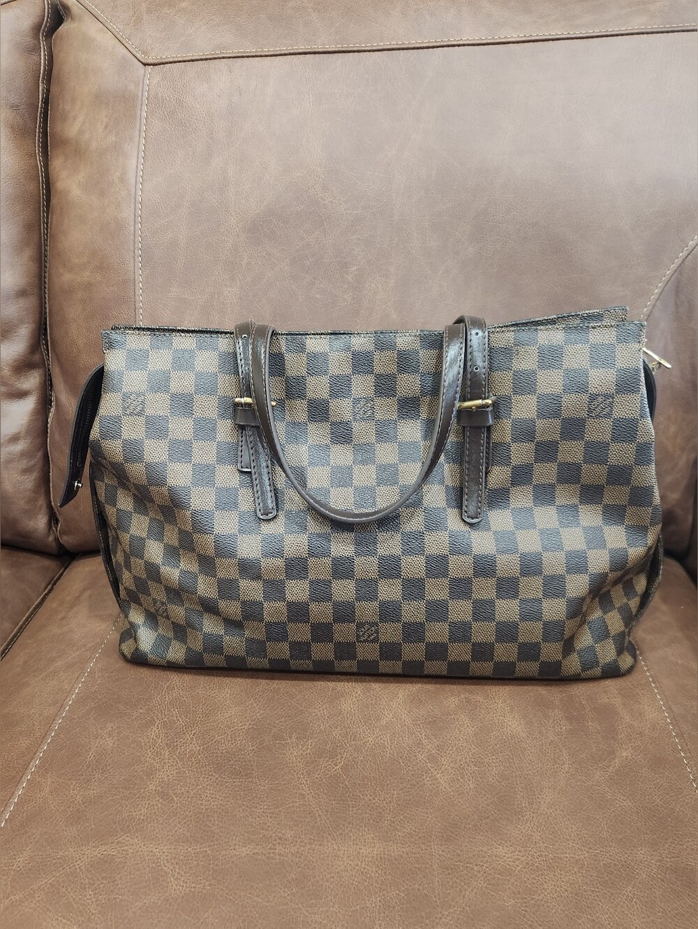 Authentic LV Damier Ebene Chelsea - Picture 11 of 16